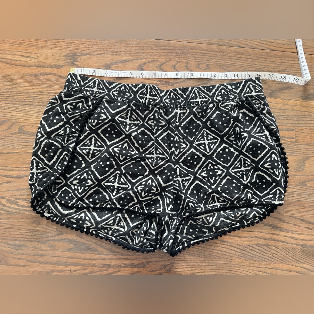 Madewell Black and White Patterned Pom-Trim Women’s Shorts